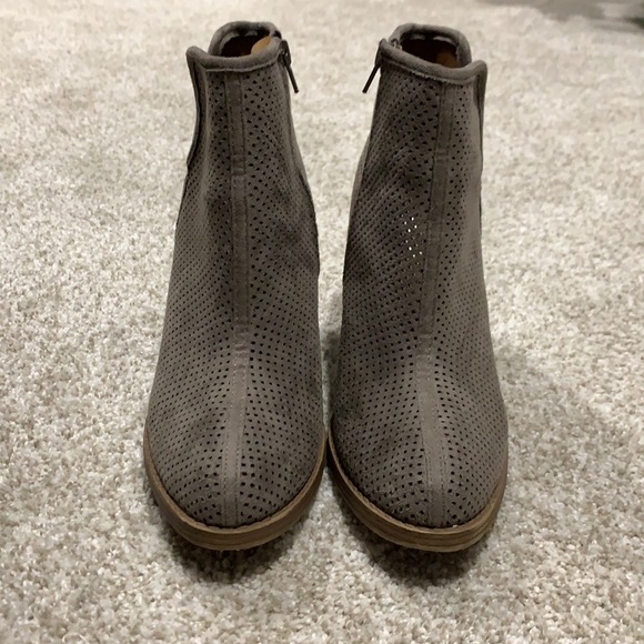 Soda perforated ankle boots - Picture 2 of 7